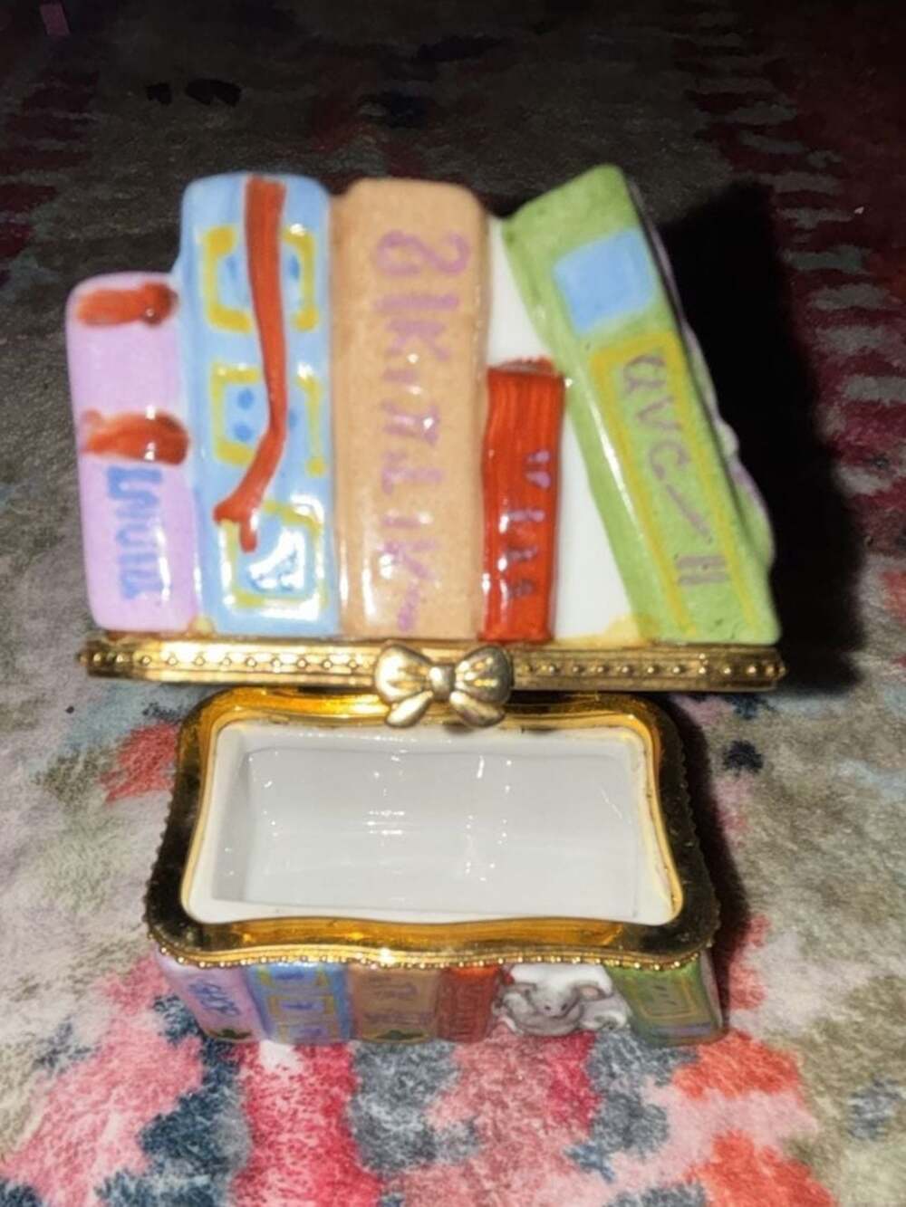 PHB Porcelain Hinged Trinket Box - Stacked Books with Mouse - Picture 8 of 8